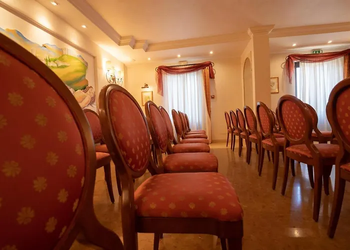 韦基亚威宝餐厅酒店